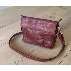 Gun Tote'n Mamas Tooled American Cowhide Concealed Crossbody Burgundy Nice!
